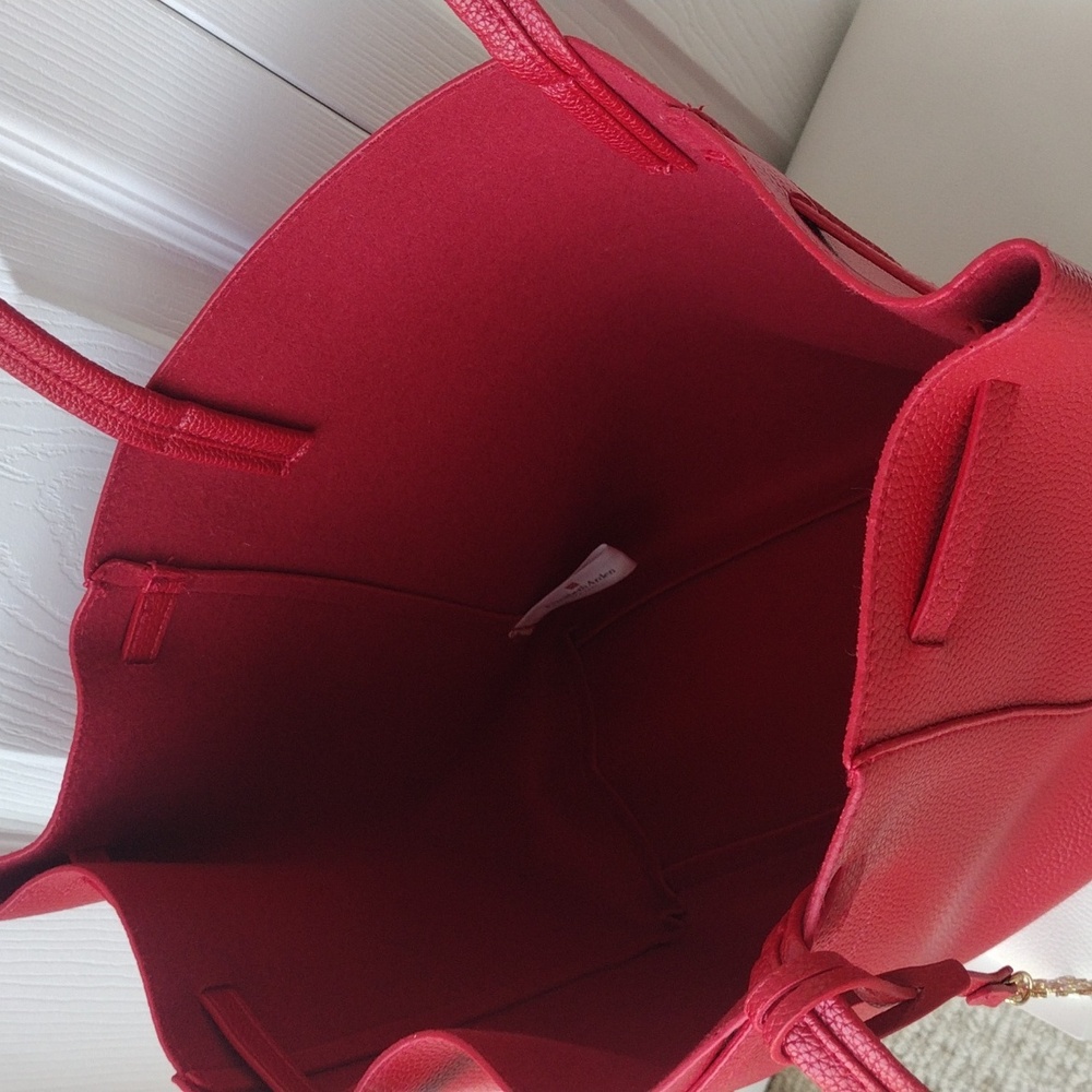 Elegant Red Tote Bag - Picture 8 of 17